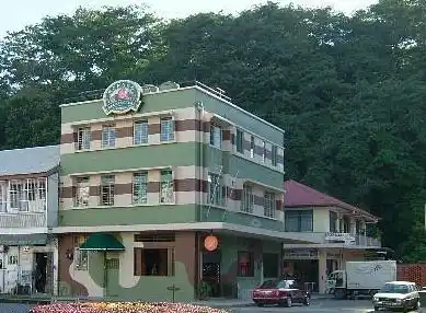 Historic building of Borneo Backpackers, offering affordable accommodation for travellers right in the city centre of Kota Kinabalu, Sabah.