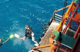 Seaventures Dive Rig: the most unique dive resort — vidéo de SZtv (Borneo from Below S01E07)